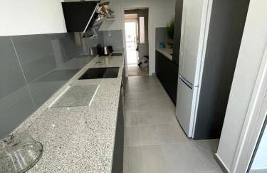 Stunning 2 bedroom apartment with full view of the sea and marina , full sun - Foto 30