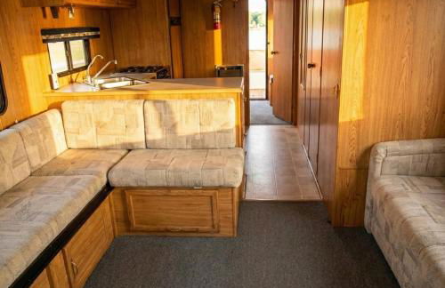 Spacious Muskie Houseboat - Sleeps 8 - Massive Upper Penthouse - Fast Wi-Fi HB10 - Foto 6