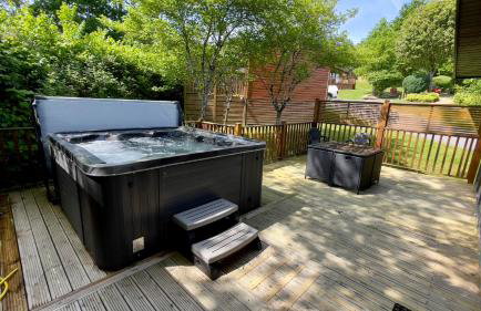 Spacious Oak Cabin with Hot Tub - Devon - Foto 4