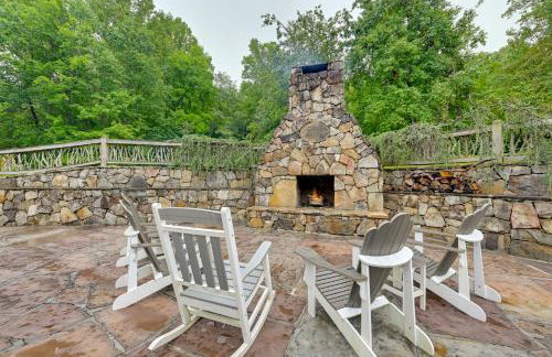 Blue Ridge Mountain-View Cabin with Hot Tub and Deck! - Foto 38