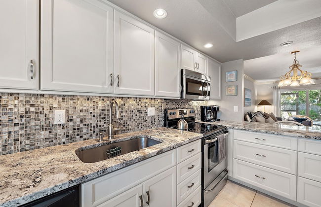 Sunset Sanctuary 2 Bedroom Condo by RedAwning - Foto 13