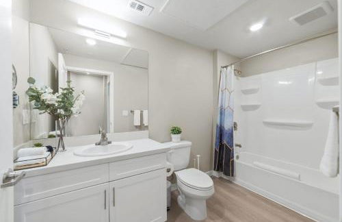 Designer Apt with Jacuzzi, Sky Lounge, Gym Access - Foto 18
