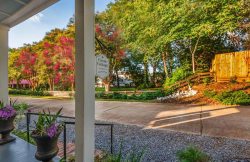 Creole Cottage - 2 Bed, 1 Bath, Pet Friendly with Fee, Walk to Downtown, Grill, Washer & Dryer - Foto 40