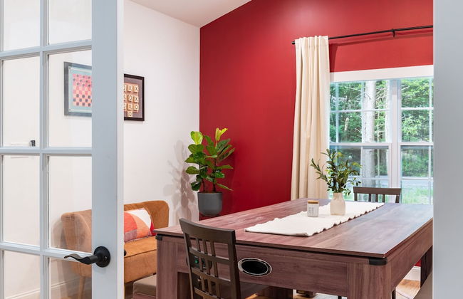 Luxuriously Lakeside by Avantstay Lakefront Retreat w Game Room - Foto 15