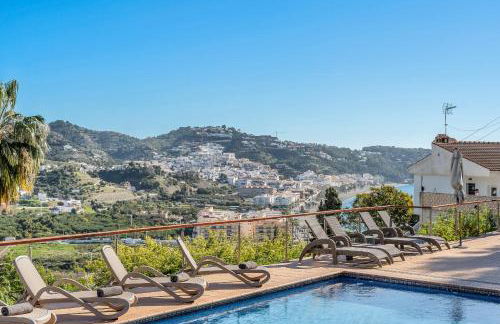 Dream Stay! 15 Guests, Big Pool with Heating Option at Extra Cost, Sea view! - Photo 19