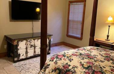 Oxford Chalet Getaway with Lake/Beach Access - Foto 14