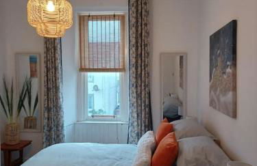 The Fuzzy Duck - Photo 1