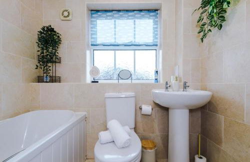 NEW! Incredible Home In Northwich By 53 Degrees Property, Perfect For Groups, FREE Parking! - Photo 39