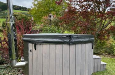 Weitblick auf Berg, Wald und Wiese - Foto 2