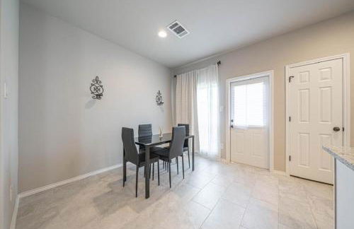 Gorgeous, Brand New 3 Bedrooms Home- Built 2024, Near SeaWorld & Lackland AFB - Foto 26