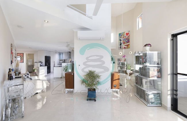 Lux Beachfront PH Office Pool Skyline Views - Foto 3