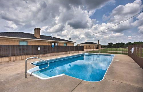 Pet-Friendly Efficiency Cottage with Pool! - Foto 26