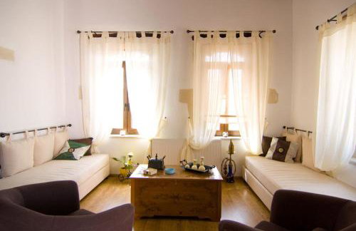 Eleni's Stately Home, picturesque location, By ThinkVilla - Photo 8