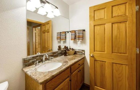 New Listing! Woodland Heights at Tahoe Park- Pet Friendly - Private Beach - Foto 7