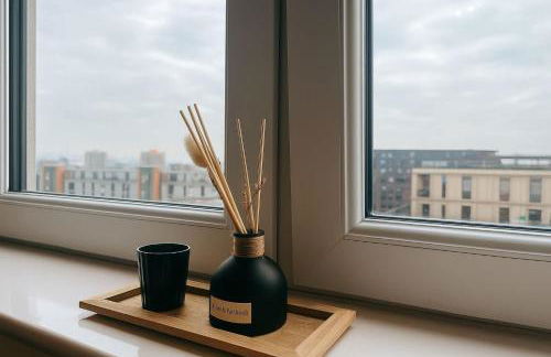 Contemporary 2 Bedroom Flat with Great Location in Salford - Foto 3