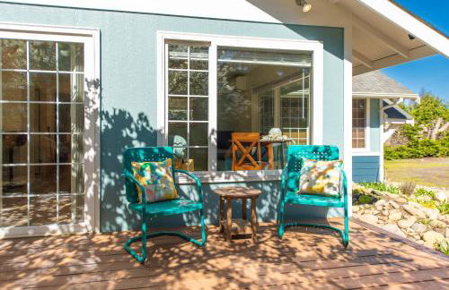 Sequim Escape with Gas Grill and Deck, Walk to Beach! - Foto 26