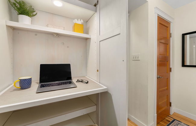 Lavish Retreat in Old Town - Walk Everywhere! - Foto 31