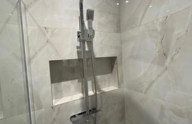 Brand New Luxury Centrally Located 2BR Apartment - Foto 4