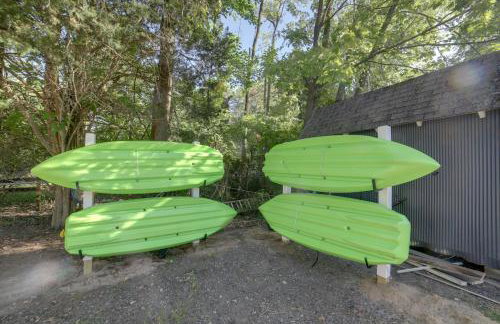 Stylish Grass Lake Retreat - Steps to Park! - Foto 21