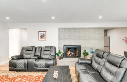 2 Mi to Beach Home with Patio in Del Rey Oaks! - Foto 5