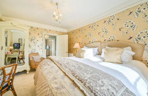 The Town House at Muntham- Luxury Holiday Home with Hot Tub - Photo 11