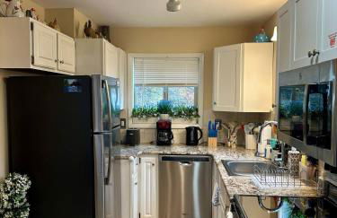 WOW!! Ultimate Pocono Retreat, Hot Tub, Game Room, Deck, Lakes, Skiing, Pools - Foto 11