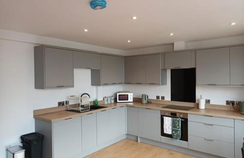 Stylish 3 Bed Apt Sea Views Near the Beach 2B - Foto 38