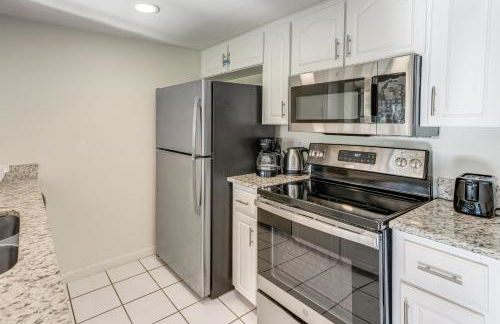 Gateway to Orlando Theme Parks! Home with Large Yard - Photo 10