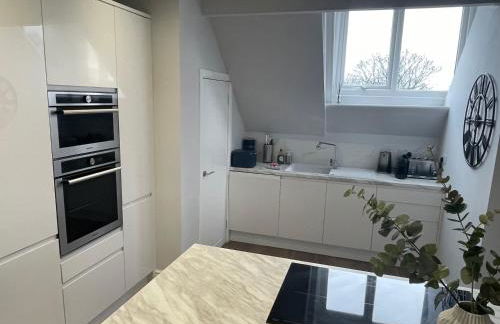 Ideal Contractor Business & Family Friendly 2-Bed Apartment Quiet & Spotless with Fast WiFi Large Screen Smart TV - Foto 13