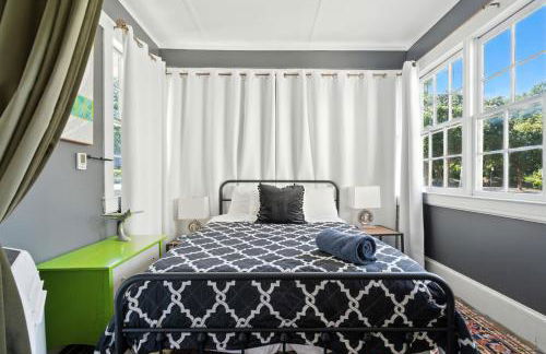 Stylish 4BR Getaway Sleeps 8 Prime Raleigh Location - Foto 21