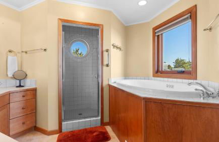 Seacliff Haven by AvantStay Waterfront Luxury Stunning Views Hot Tub Game Room - Foto 18