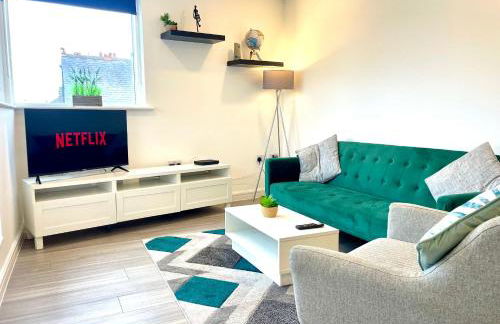 Central Leigh, on the Broadway, private gated parking, balcony - Foto 1