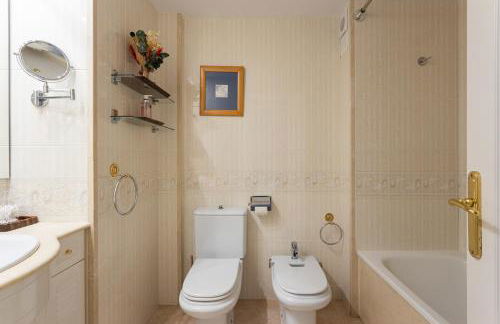 SeaBreezeHeaven - Sea View Apartment, Pool & Spacious Terrace with BBQ - 50m from Sant Pol Beach - Foto 20