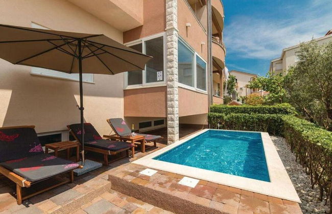 Charming Villa With Outdoor Pool, Bbq, and Sun Deck in Tranquil Kaštela Area - Foto 23