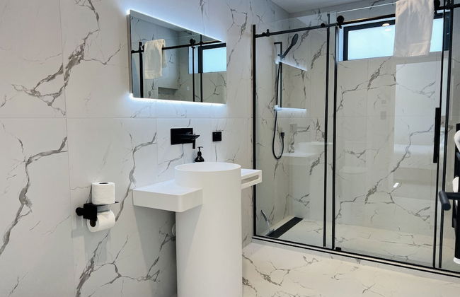 Stunning Lakeview QT Holiday House - Foto 30