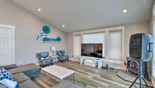 Scenic & Spacious Getaway on North Bay w/ Deck! - Foto 5