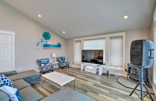 Scenic & Spacious Getaway on North Bay w/ Deck! - Foto 5