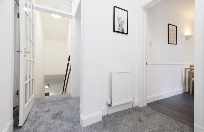 JOIVY Beautiful 2-Br Mews Home, Near Princes Street - Foto 31