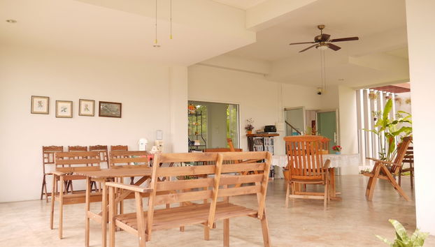 Coin salon dans le hall