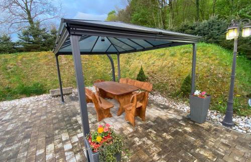 Slow leaving retreat in villa with heated pool, whirlpool, sauna, playground and barbeque in privacy near forest - Foto 40