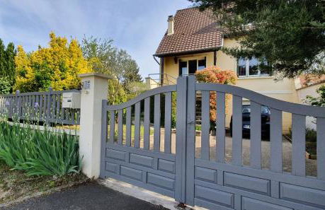 Maison lumineuse dans un cadre verdoyant - Foto 1