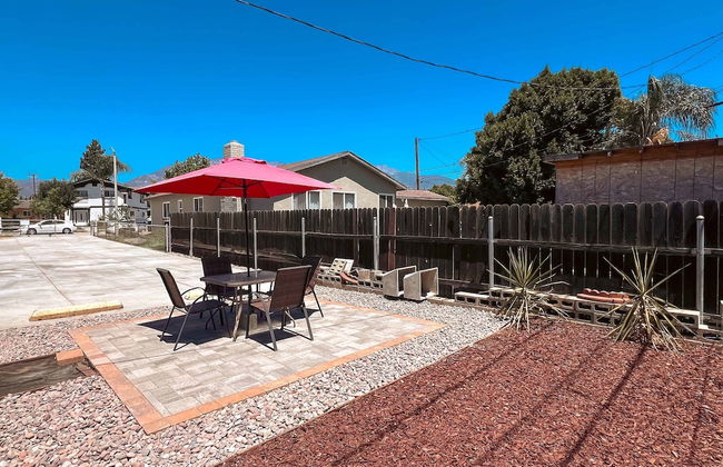 Cozy 2BR Home With Bright Interior Relaxing Patio - Foto 35