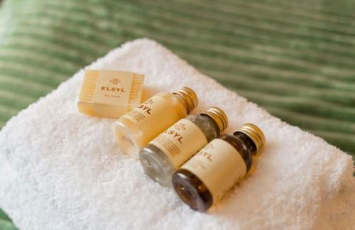 Well Decorated Home Charming Village Location - Foto 38