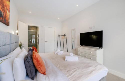 Luxury 5 Bedroom, 4 Bathroom Home in Purley - Foto 67