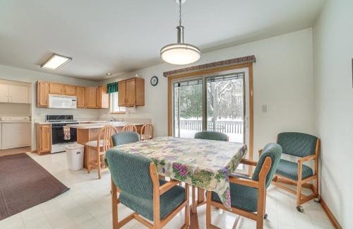 Cozy Mancelona Home Ski, Golf and Snowmobile! - Foto 2