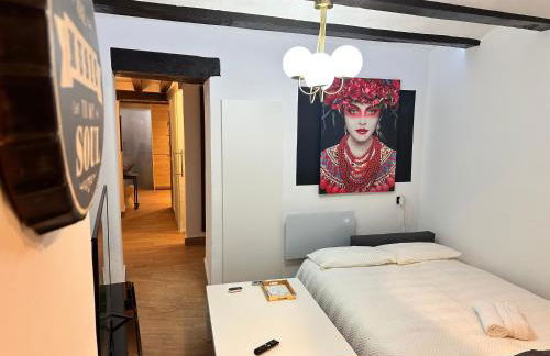 Central House with Terrace - Photo 3