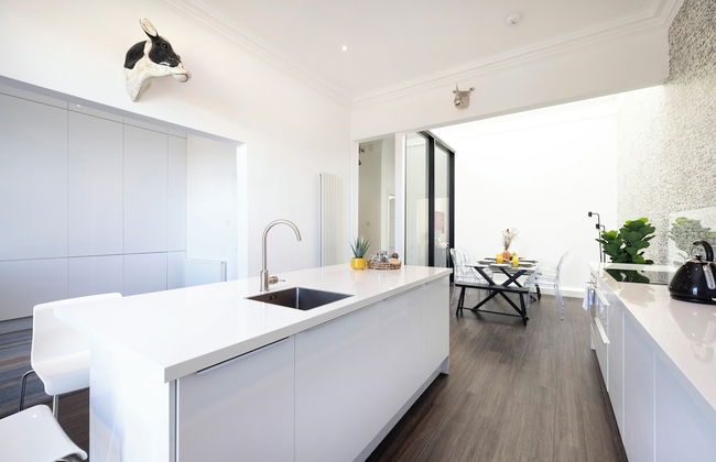 Delightful 3-bed Flat with Parking - Foto 26