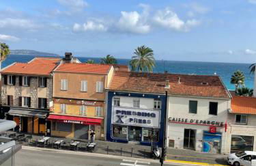 Comfy 2 min to Beach - AC - Photo 18