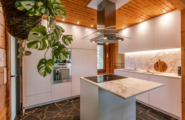 Huswell - Tranquil Retreat Cozy Chalet in the Heart of Urse - Photo 5