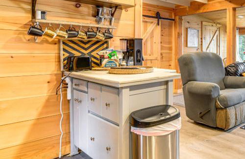 Glamping Getaway at Lake Carmi Cabin! - Foto 8